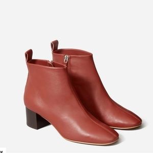 Everlane leather booties

Size 8.5